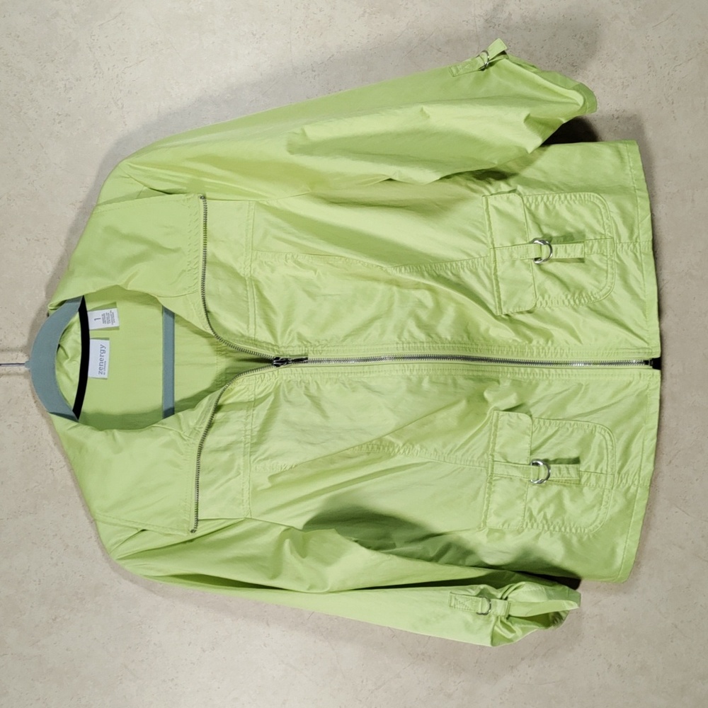 5161 Chico's Zynergy green satiny zip front jacket 1 M